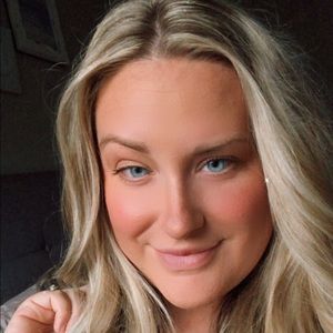 Meet your Posher, Alix